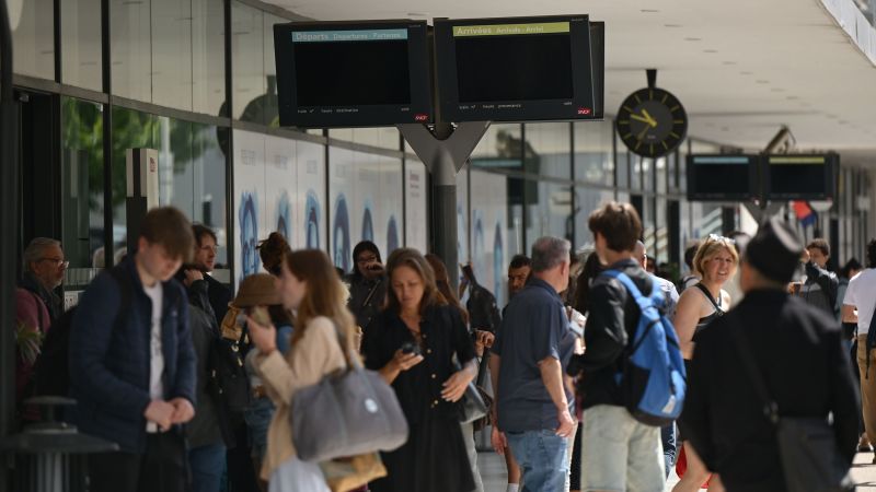 Part of southern France suffers power cut with Cannes festival also impacted