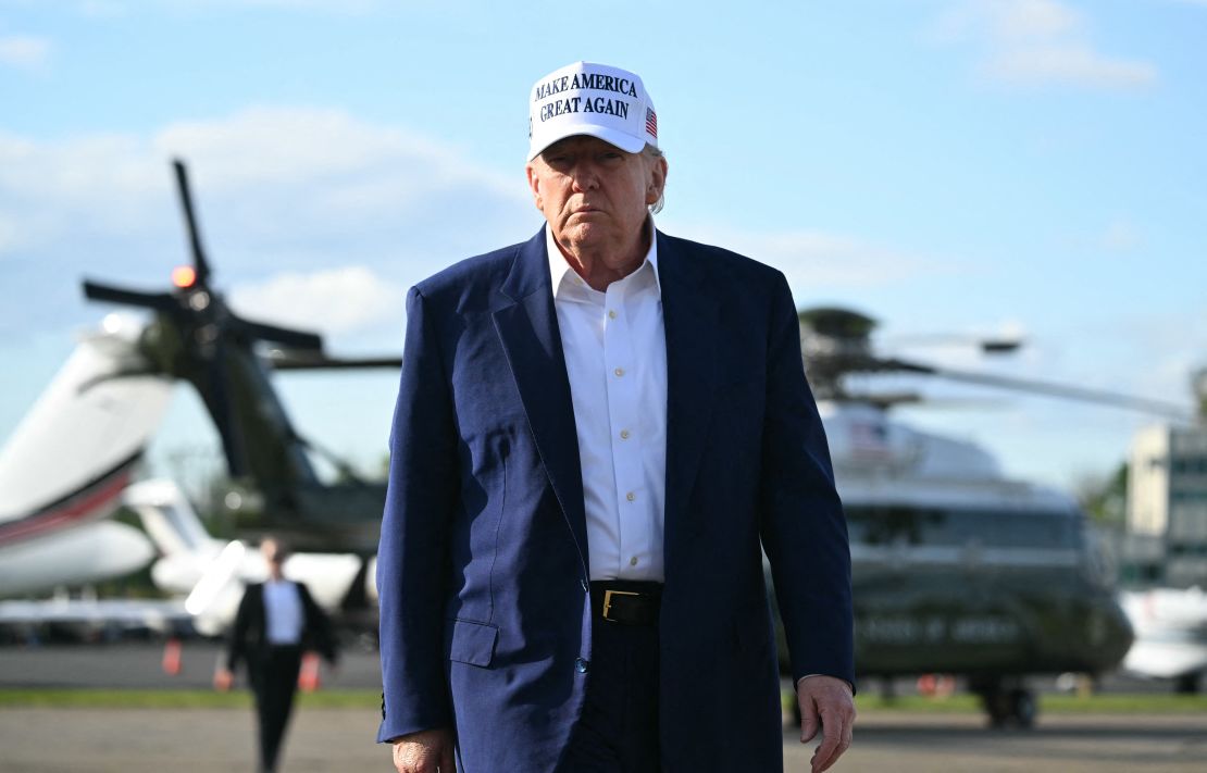 El presidente Donald Trump antes de hablar con periodistas en Nueva Jersey, el 25 de mayo de 2025.
