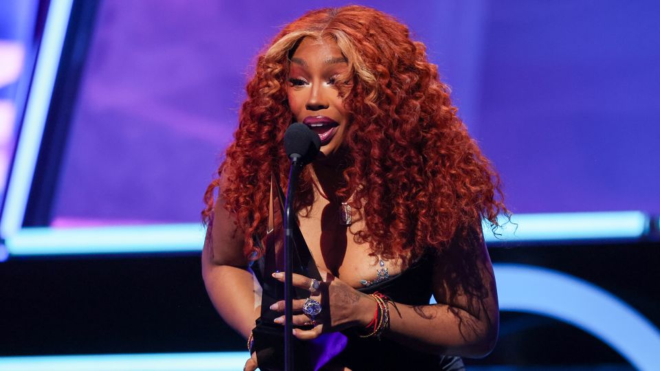 SZA astatine  the 2025 American Music Awards successful  Las Vegas. - Christopher Polk/Penske Media/Getty Images