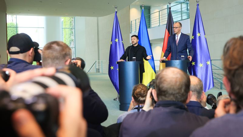 Украинският президент Володимир Зеленски ще напусне Берлин с нов пакет