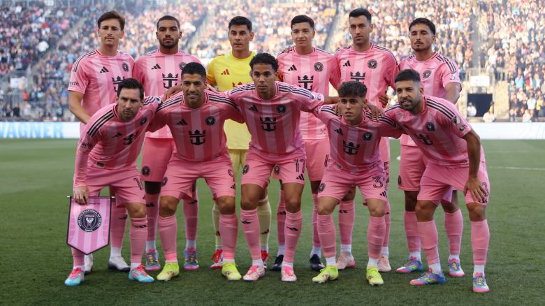 Los jugadores del Inter Miami posan para una foto de equipo antes del partido de la MLS entre el Philadelphia Union y el Inter Miami CF en el Subaru Park el 24 de mayo de 2025 en Chester, Pensilvania.