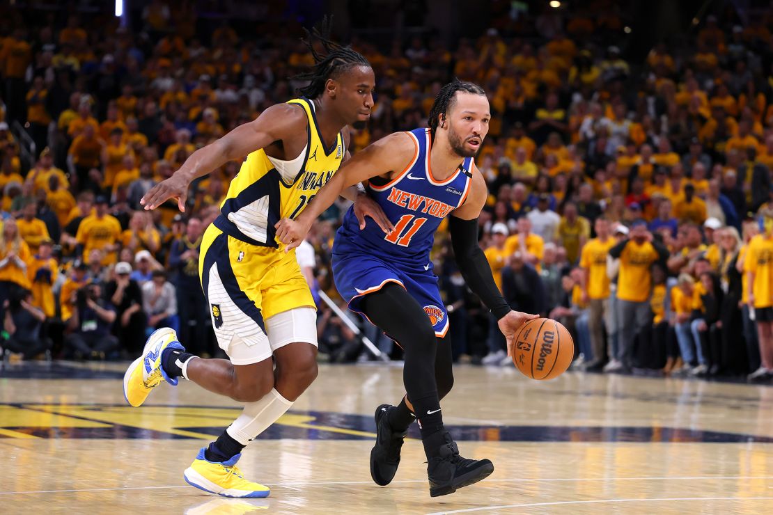 Jalen Brunson (No. 11) scored key baskets for the Knicks despite spending most of Game 3 in foul trouble.