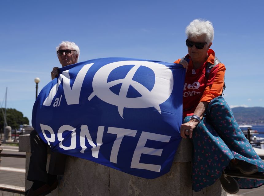 Some citizens’ groups are campaigning against the bridge.