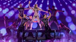 LAS VEGAS, NEVADA - MAY 26: EDITORIAL USE ONLY Jennifer Lopez (C) performs with dancers onstage during the 2025 American Music Awards at BleauLive Theater at Fontainebleau Las Vegas on May 26, 2025 in Las Vegas, Nevada. (Photo by Ethan Miller/Getty Images)