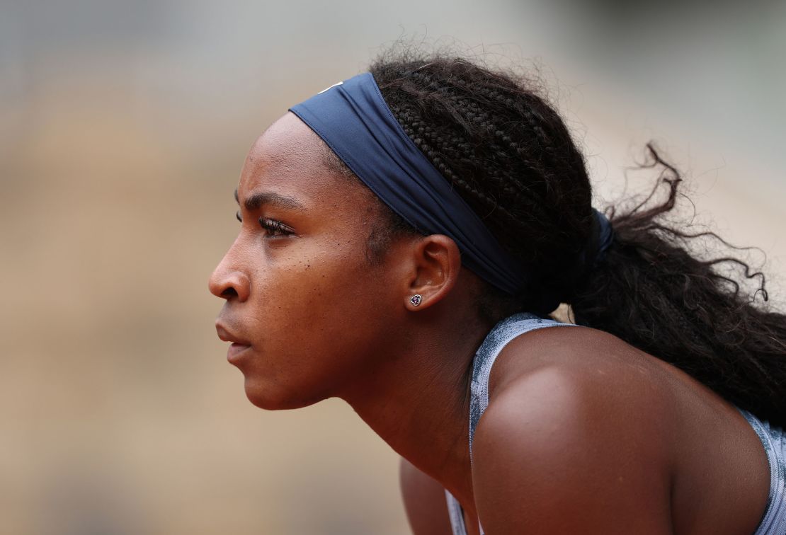 Gauff breezed through the first round after her rackets were delivered.