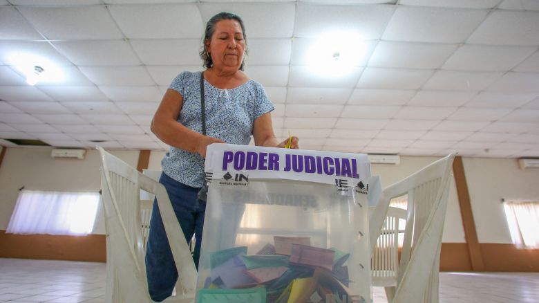 A woman cast her vote at a polling station during the world-first Mexican elections for all judges and magistrates in the town of San Juan, Cadereyta Jiménez municipality, Nuevo Leon state, Mexico on June 1, 2025. Polls opened Sunday in elections making Mexico the world's only country to select its judges at all levels by popular vote. (Photo by Julio Cesar AGUILAR / AFP) (Photo by JULIO CESAR AGUILAR/AFP via Getty Images)          