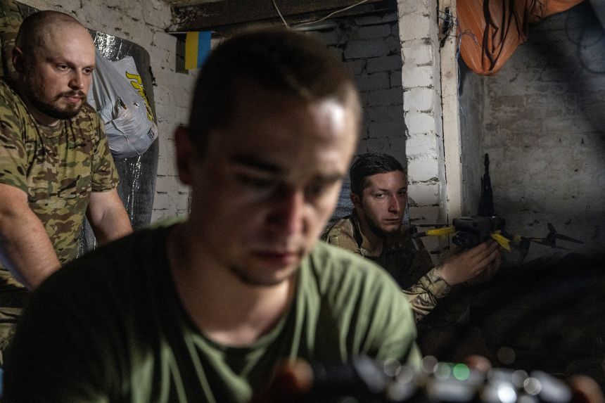 Переваги Росії на полі бою починають складатися проти України.