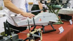 Drones exhibidos en la Universidad Nacional Chung Cheng en Chiayi el 3 de junio de 2025.