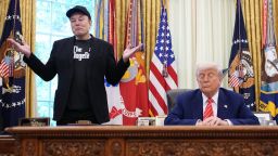 Elon Musk habla junto a Donald Trump en la Casa Blanca, el 30 de mayo de 2025, en Washington.