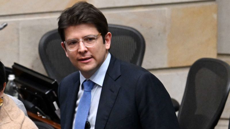 “Quien falló fue el Estado”: el abogado del senador colombiano Miguel Uribe  Turbay dice que no recibió suficiente protección | CNN