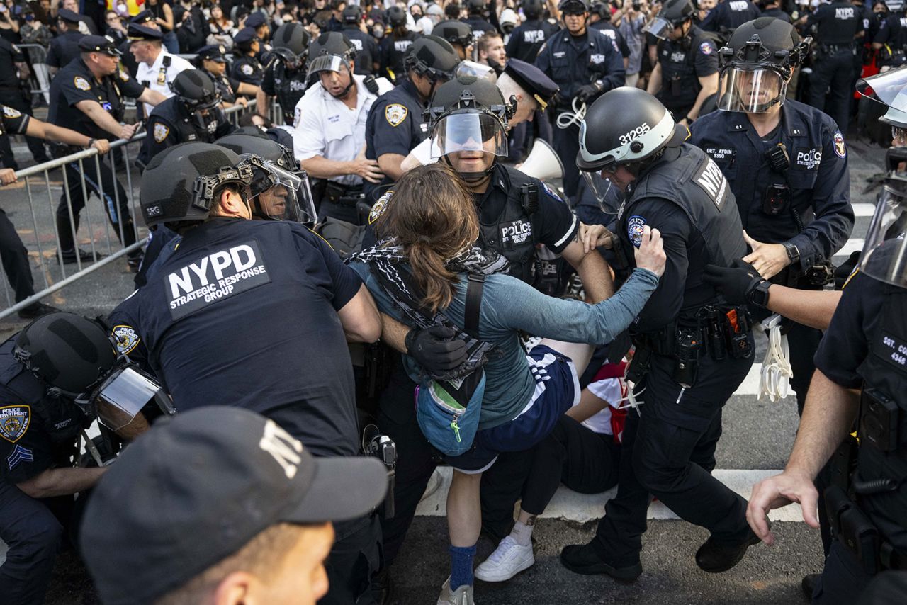 https://media.cnn.com/api/v1/images/stellar/prod/gettyimages-2218980683.jpg?c=original&q=w_1280,c_fill