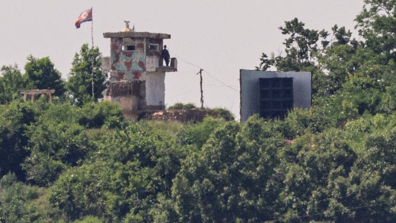 Северна Корея сваля пропагандните високоговорители от напрегната граница 