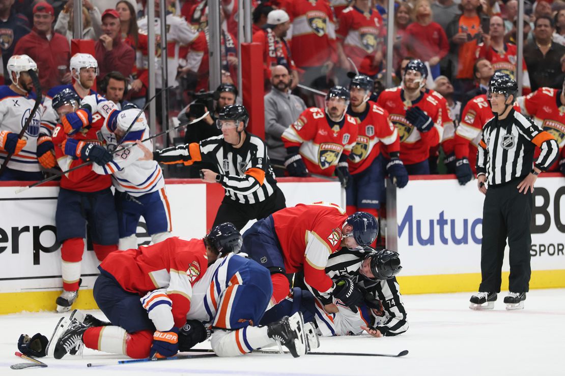 The Oilers and Panthers were confused in a big brawl during the third period of Game 3.