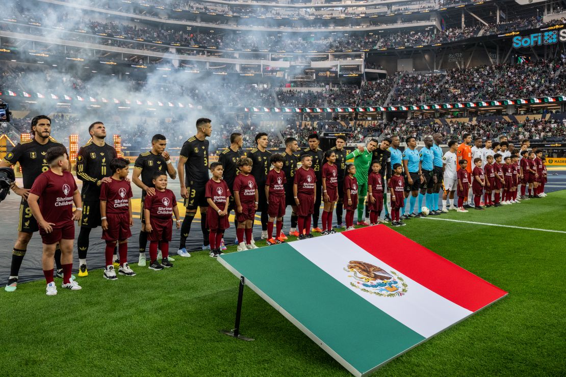 Mexico beat the Dominican Republic 3-2 thanks to goals from Edson Álvarez, Raúl Jiménez and César Montes.