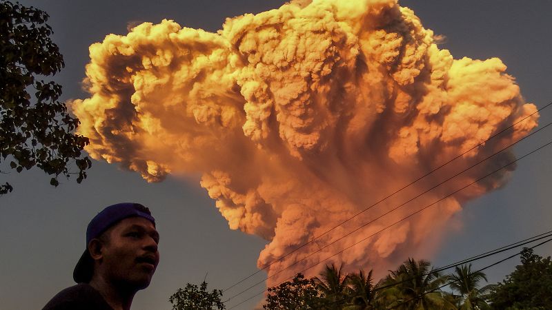 Mount Lewotobi Laki Laki erupts in Indonesia, dozens of Bali flights canceled