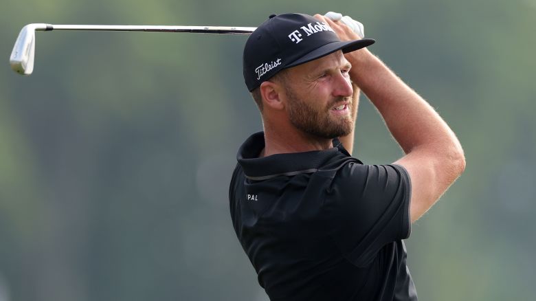 OAKMONT, PENNSYLVANIA - JUNE 13: Wyndham Clark of the United States hits a tee shot on the fifth hole during the second round of the 125th U.S. OPEN at Oakmont Country Club on June 13, 2025 in Oakmont, Pennsylvania. (Photo by Andy Lyons/Getty Images)