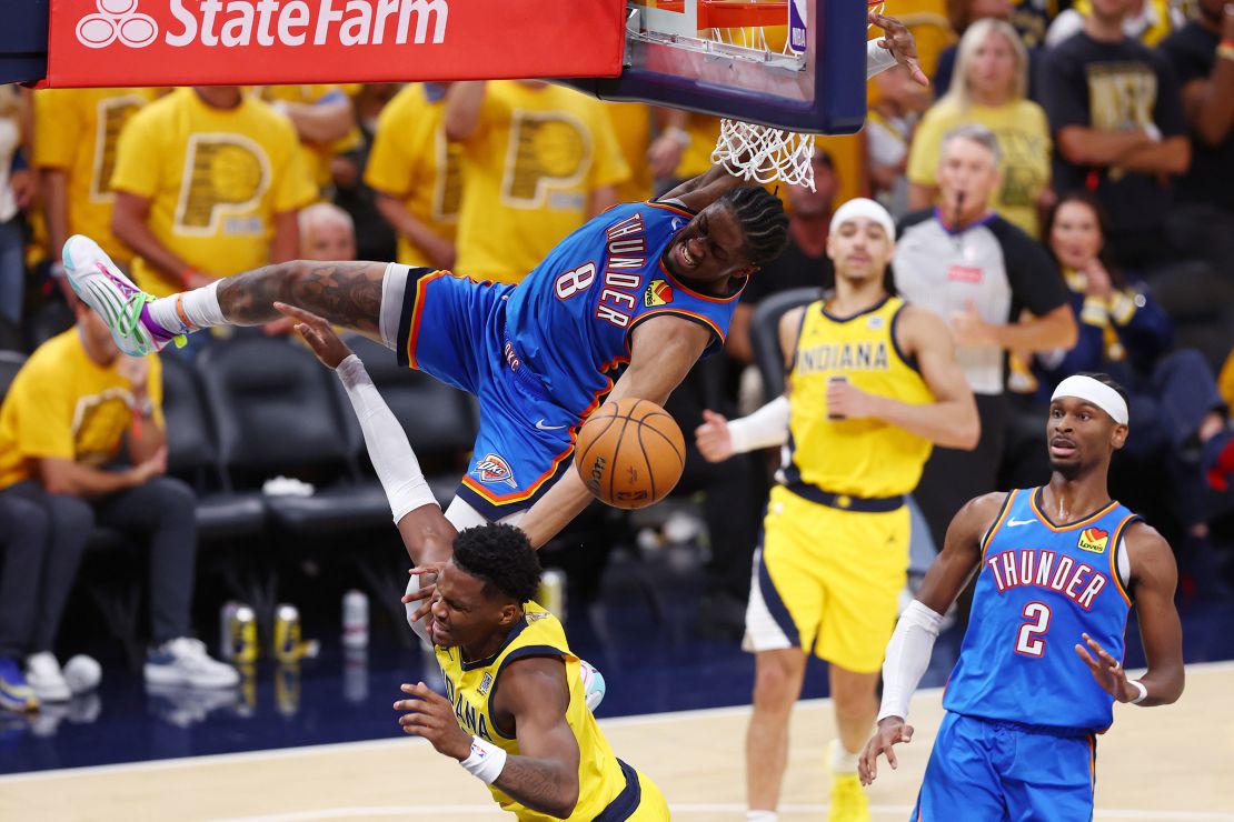 Jalen Williams of the Oklahoma City Thunder drives to the basket against Bennedict Mathurin of the Indiana Pacers during the fourth quarter.