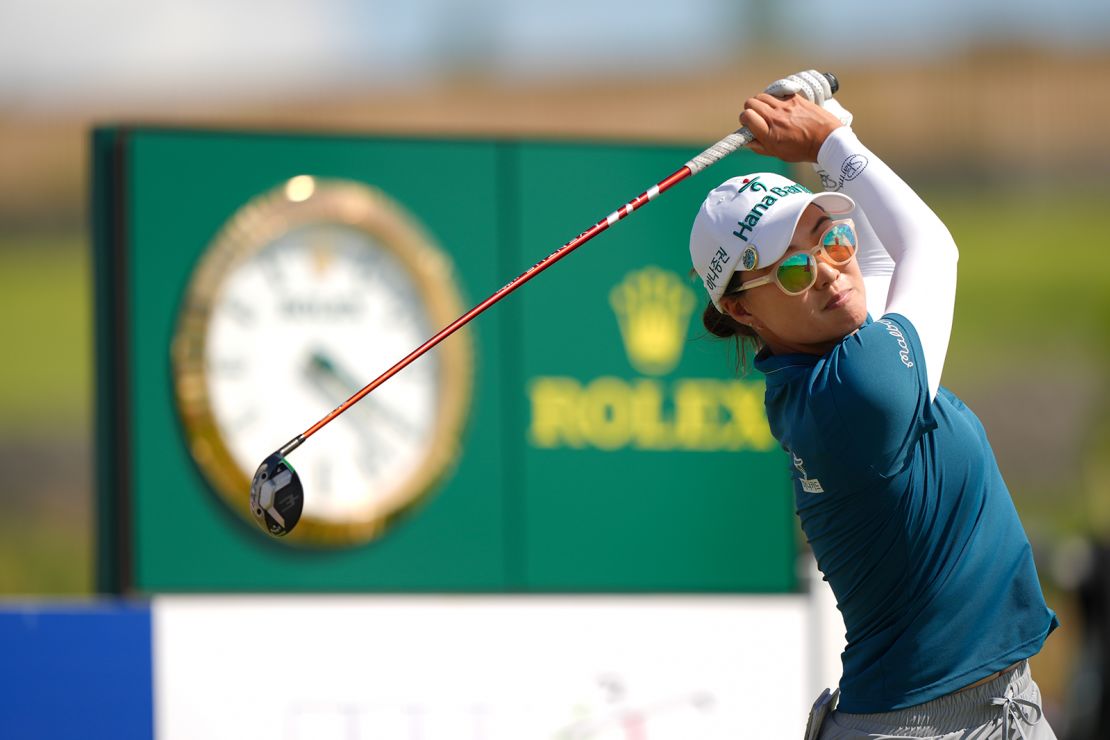 Lee battled strong winds and high temperatures to win her third career major.