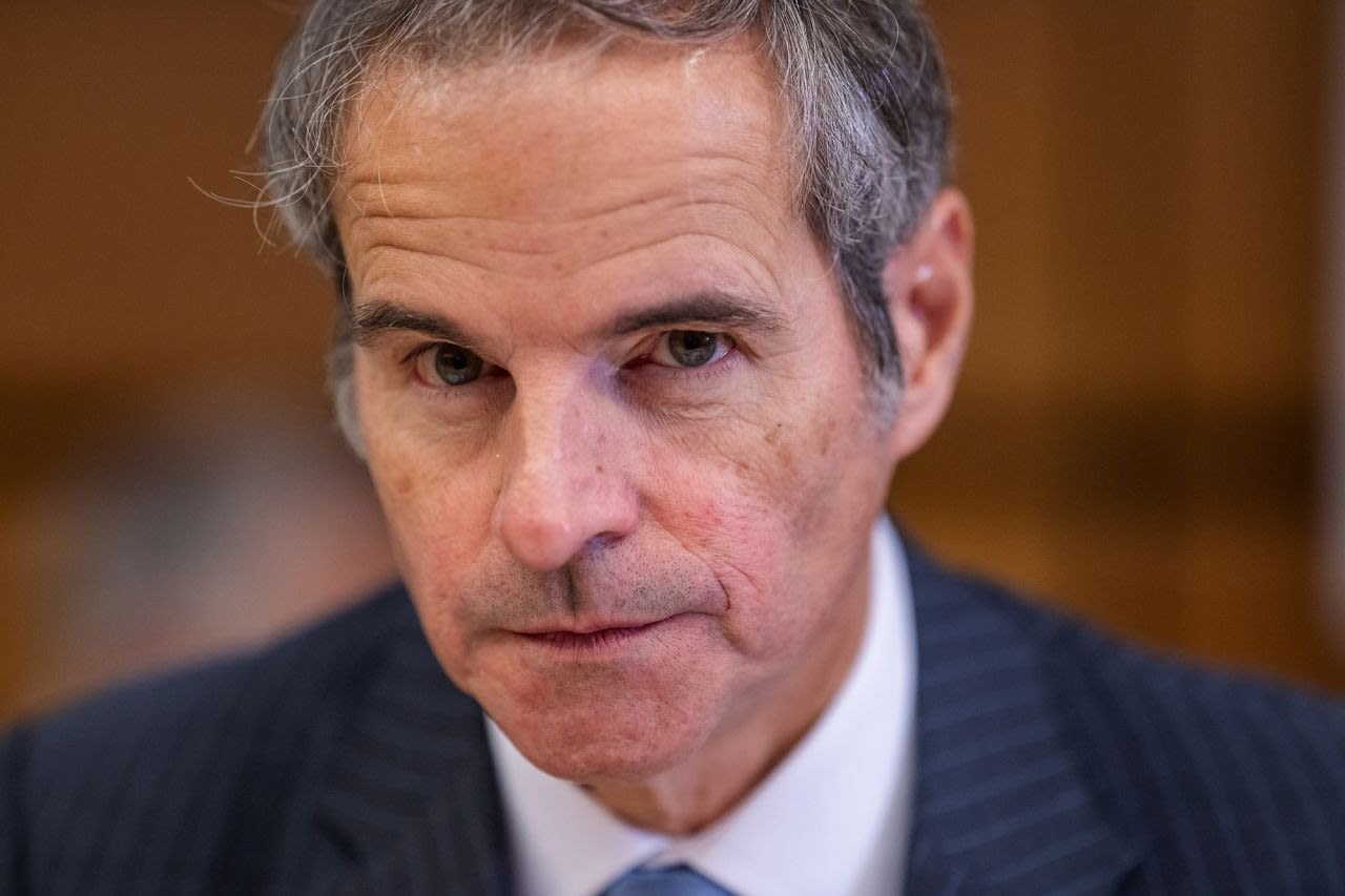 Rafael Grossi, Director General del Organismo Internacional de Energía Atómica (OIEA), llega a una reunión de la Junta de Gobernadores del OIEA en la sede del OIEA en Viena, Austria, este lunes.