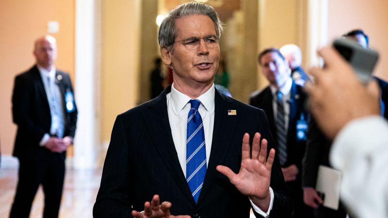 https://media.cnn.com/api/v1/images/stellar/prod/gettyimages-2221628037.jpg?c=16x9&q=w_800,c_fill