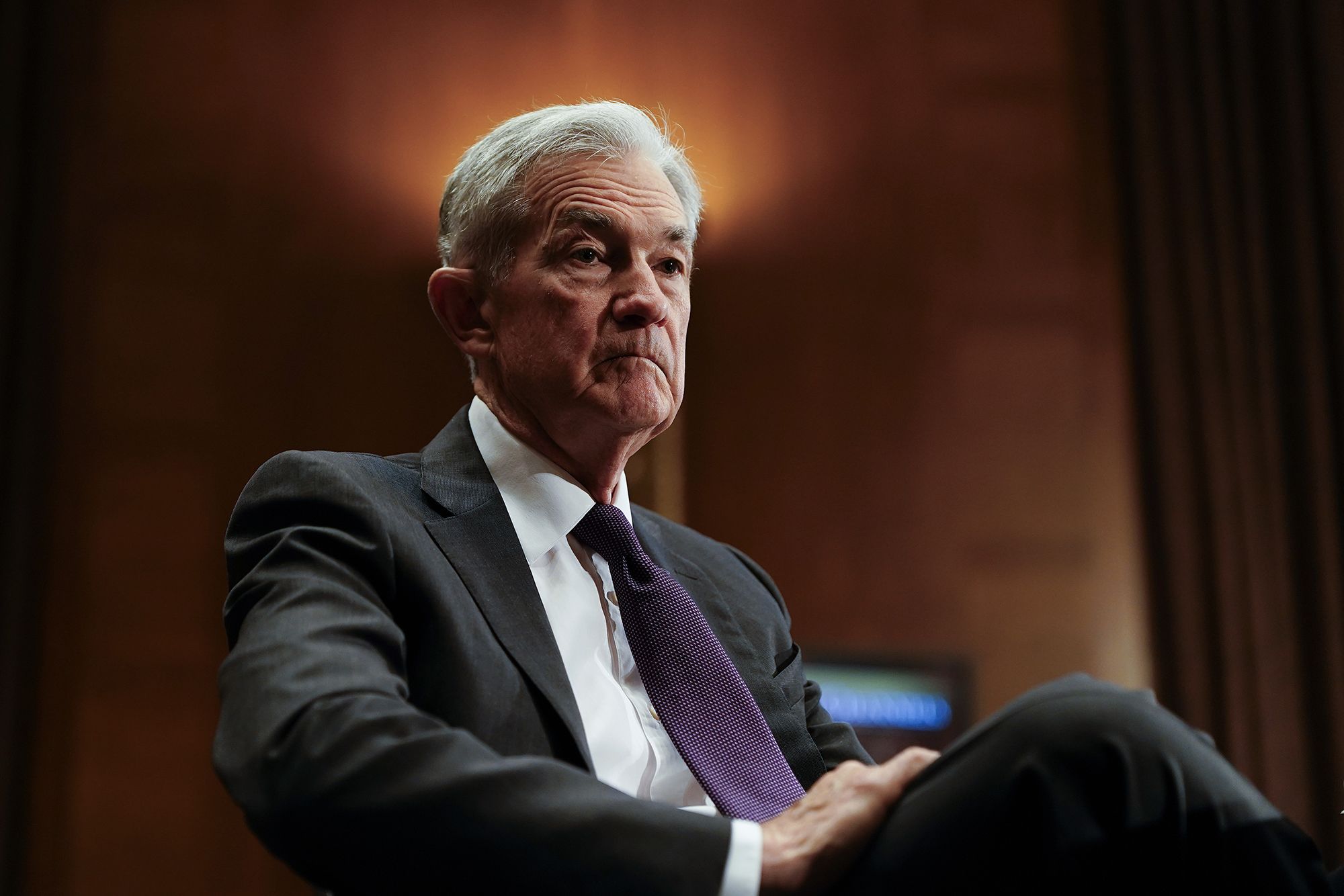 🌍 **"Powell: La Politica Monetaria della Fed sotto l'Influenza delle Tariffe di Trump"**