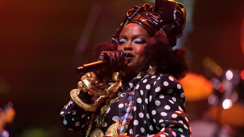 Lauryn Hill took to the Essence Festival stage super late and