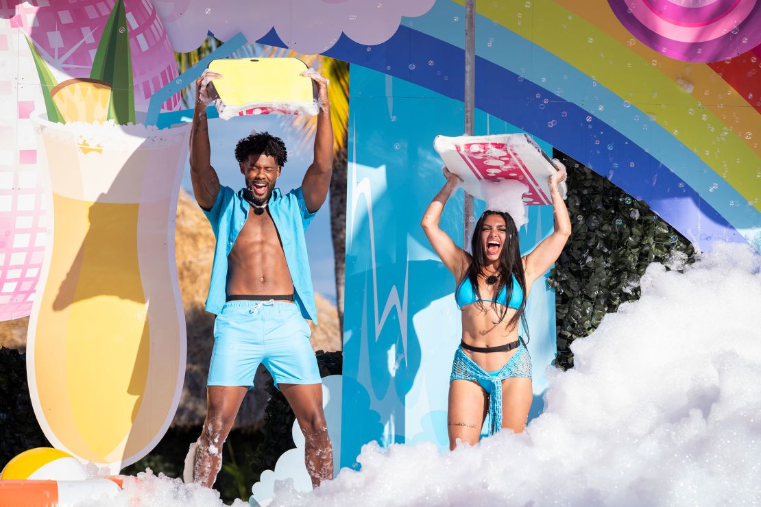 Chris Seeley and Huda Mustafa on "Love Island USA."