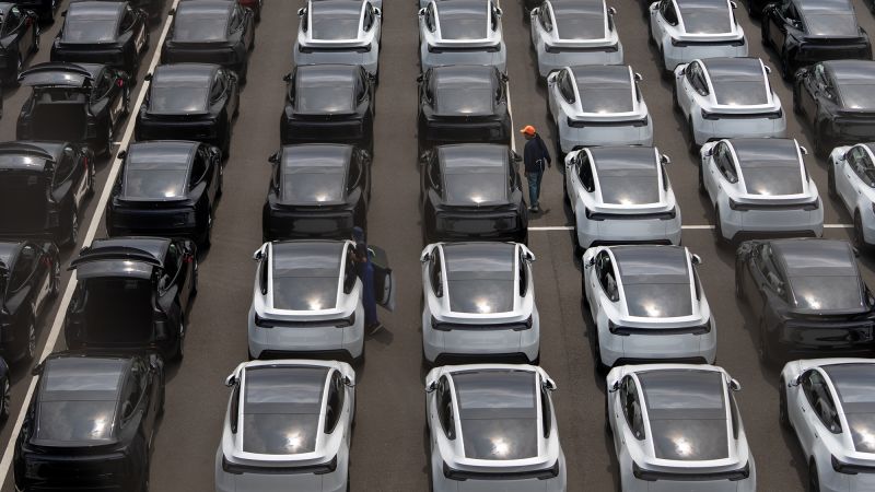 Вижте всички теми Връзка копирана Следвайте Версия на тази история