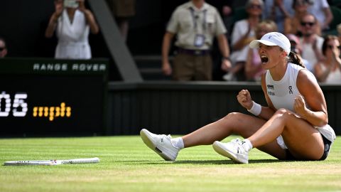Poland's Iga Swiatek celebrates after winning against US player Amanda Anisimova during their women's singles final tennis match on the thirteenth day of the 2025 Wimbledon Championships at The All England Lawn Tennis and Croquet Club in Wimbledon, southwest London, on July 12, 2025. (Photo by Kirill KUDRYAVTSEV / AFP) / RESTRICTED TO EDITORIAL USE (Photo by KIRILL KUDRYAVTSEV/AFP via Getty Images)          