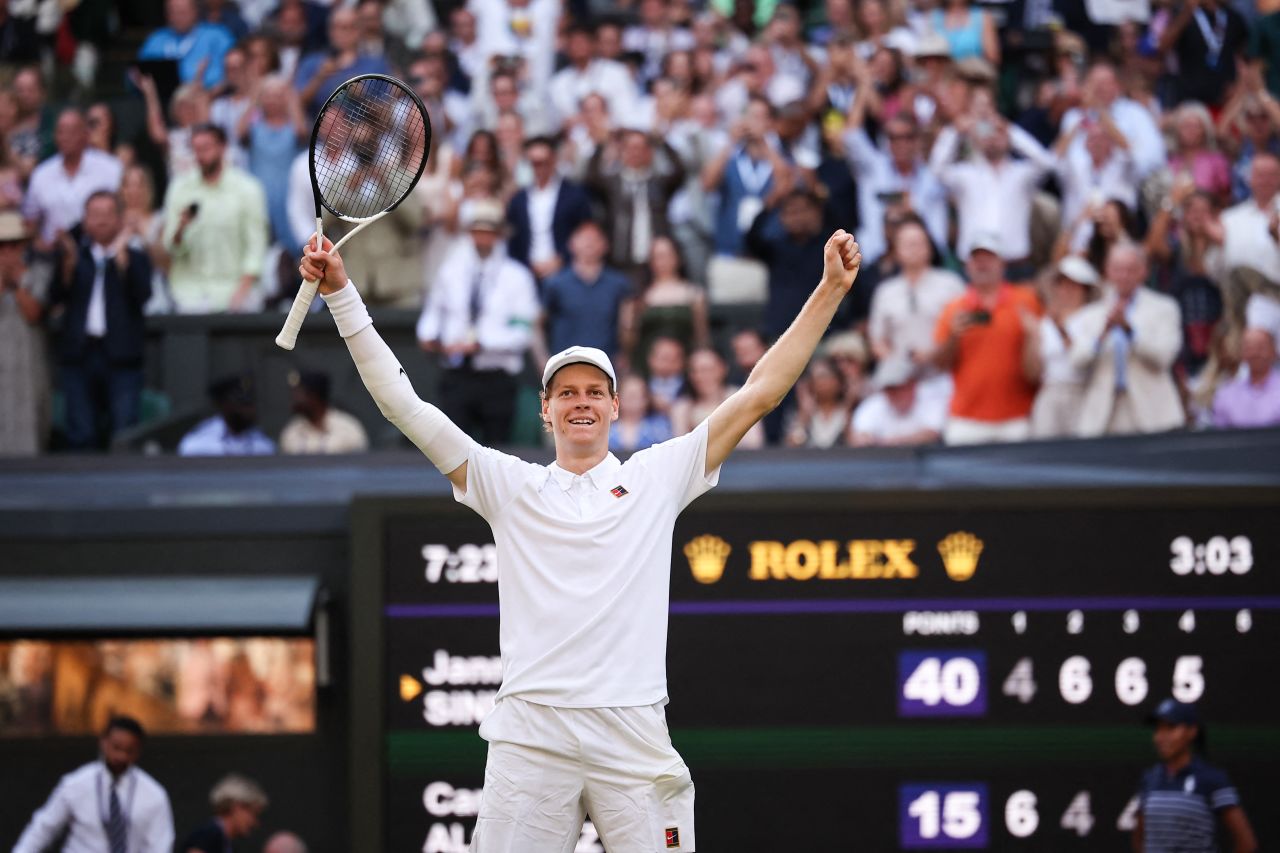 Jannik Sinner celebrates after winning match point on Sunday.