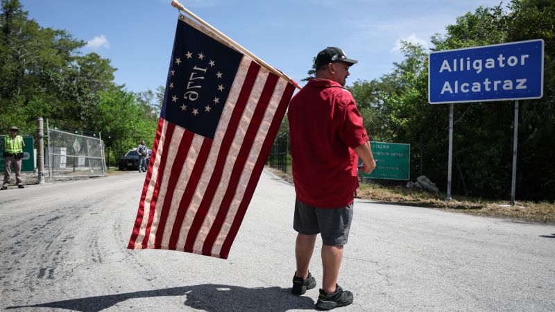 Вижте всички теми Връзка копирана Следвайте Близо два месеца след