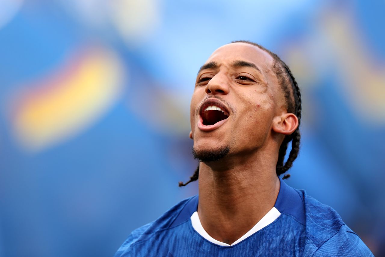 João Pedro, del Chelsea, celebra tras la final de la Copa Mundial de Clubes de la FIFA.