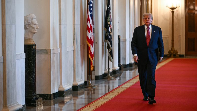 Доклад на делото на Тръмп до доклад на Wall Street Journal за писма за рожден ден на Джефри Епщайн 