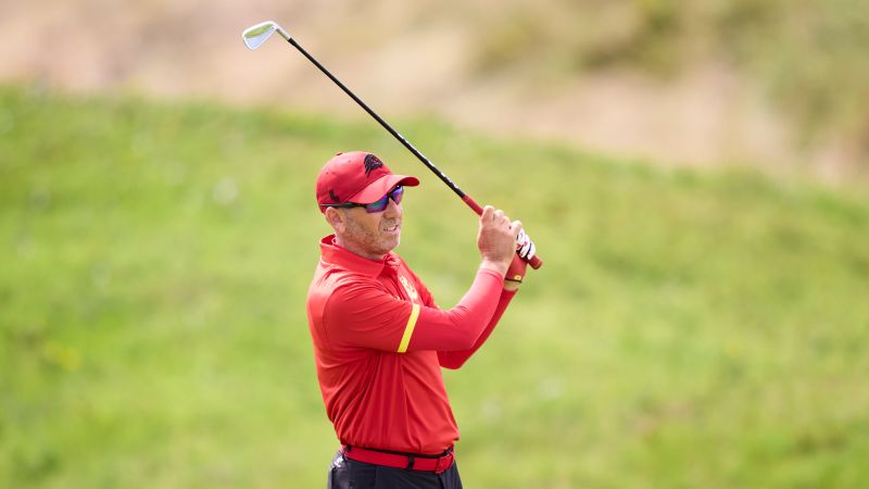 Sergio García forced to finish Open without his driver after snapping club in frustration