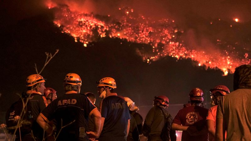 Wildfires threaten Turkey’s fourth-largest city as southern Europe grapples with blazes Wildfires threaten Turkey’s fourth-largest city as southern Europe grapples with blazes