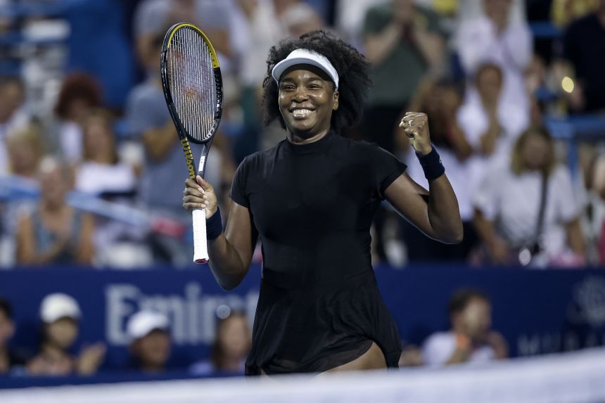 Venus Williams celebrates after beating Peyton Stearns.