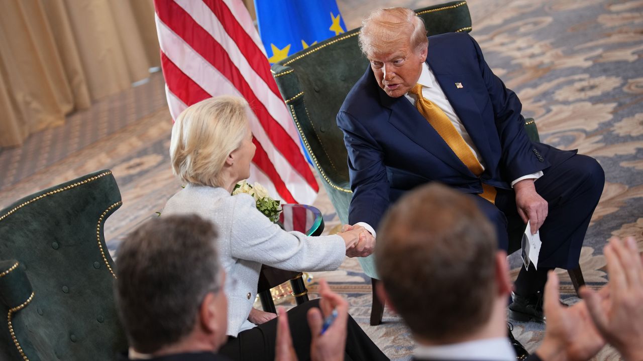 TURNBERRY, SCOTLAND - JULY 27: U.S. President Donald Trump shakes hands with President of the European Commission Ursula von der Leyen as he announces a trade deal with the EU at Trump Turnberry golf club on July 27, 2025 in Turnberry, Scotland. U.S. President Donald Trump is visiting his Trump Turnberry golf course, as well as Trump International Golf Links in Aberdeenshire, during a brief visit to Scotland from July 25 to 29. (Photo by Andrew Harnik/Getty Images)