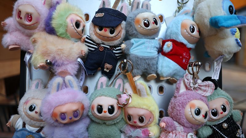 Вижте всички теми Връзка копирана Следвайте Фалшивите кукли Labubu които