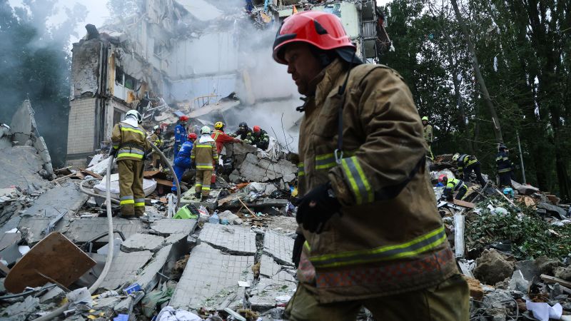 Kyiv Apartment Block Strike бележи най -смъртоносната атака срещу столицата на Украйна от 2024 г. 