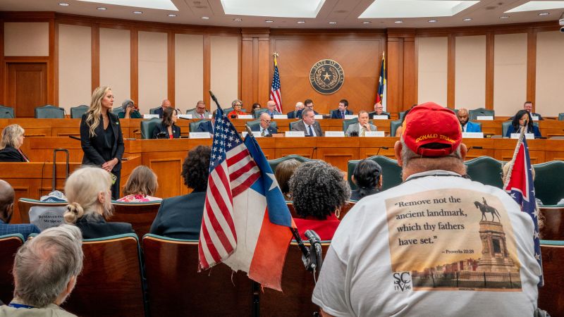 Вижте всички теми Връзка копирана Следвайте Главният съдия Джон Робъртс