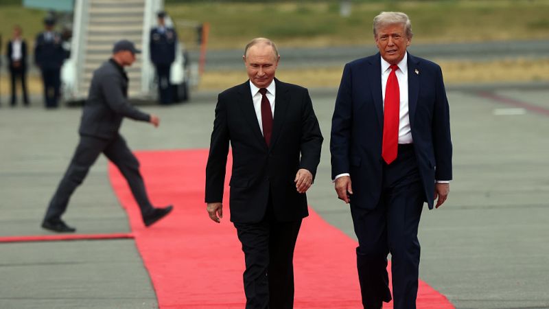 Вижте всички теми Връзката е копирана Следвайте Докато администрацията на