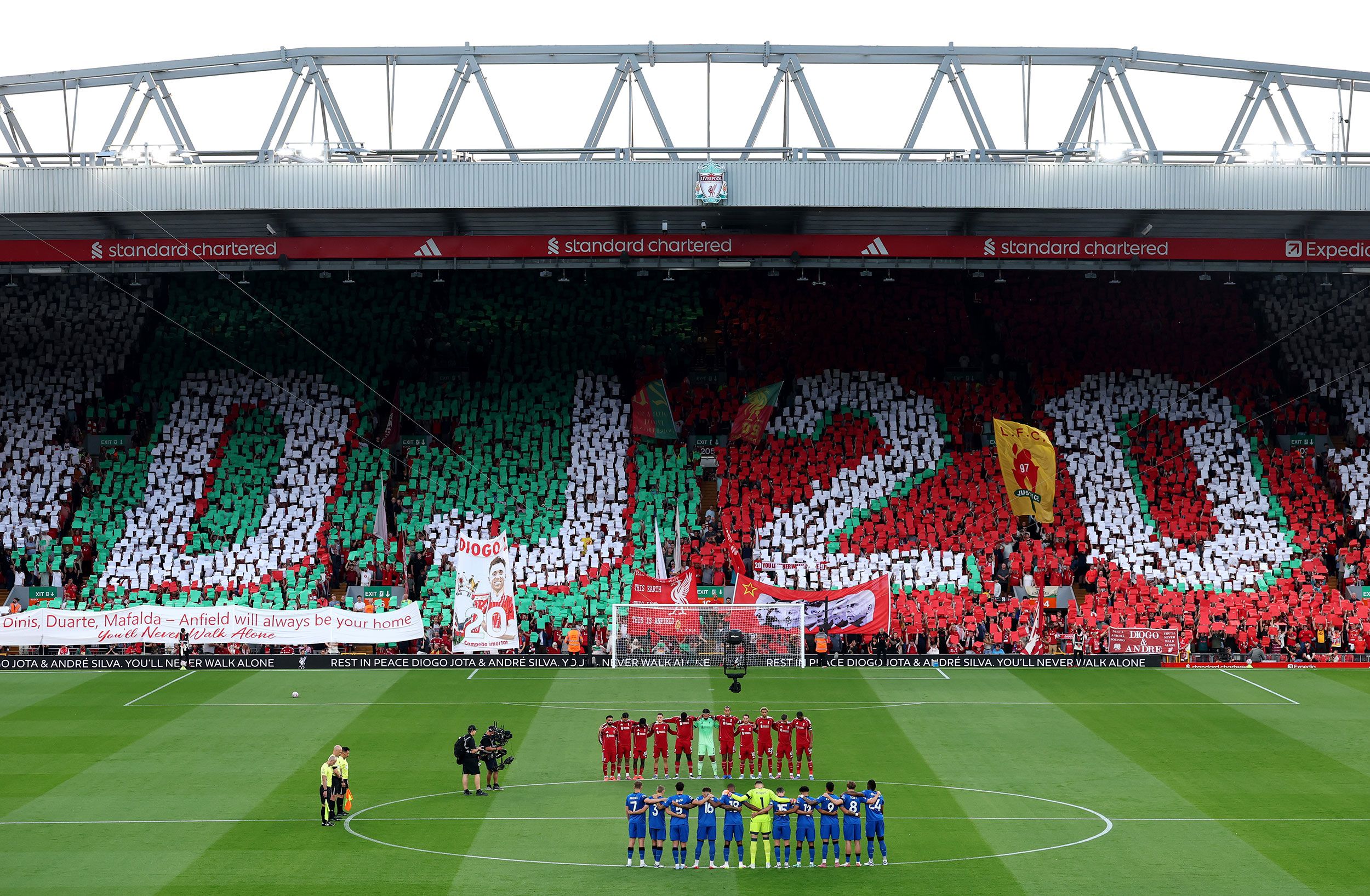 Emotional, electrifying start to Premier League season as Liverpool wins 6-goal bonanza after honoring Diogo Jota at Anfield | CNN