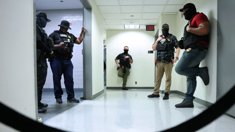 Вижте всички теми Връзката е копирана Следвайте Според четири източника