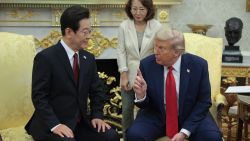 WASHINGTON, DC - AUGUST 25: U.S. President Donald Trump (R) meets with President of South Korea Lee Jae Myung in the Oval Office at the White House on August 25, 2025 in Washington, DC. The two leaders discussed defense and trade issues. (Photo by Chip Somodevilla/Getty Images)