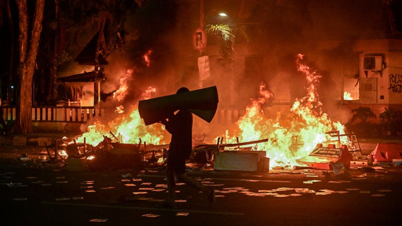 Indonesia protests: Prabowo cuts lawmaker benefits after deadly government protests