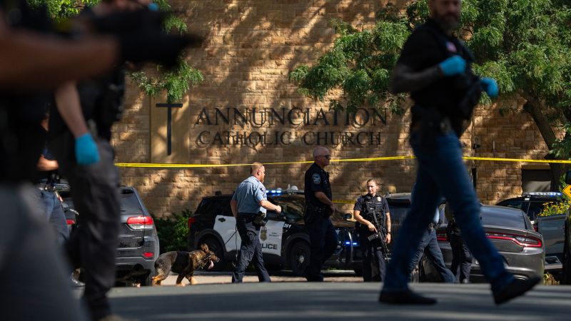 Вижте всички теми Връзка копирана Следвайте Католическата църковна стрелец на