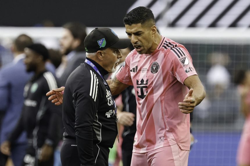 Luis Suárez: MLS hands Inter Miami star extra three-match ban after spitting  incident | CNN