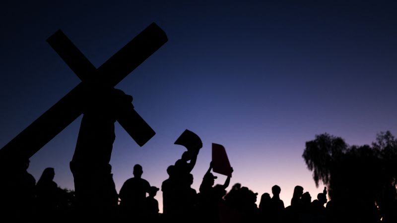 Вижте всички теми Връзка копирана Следвайте Днес ние празнуваме живота