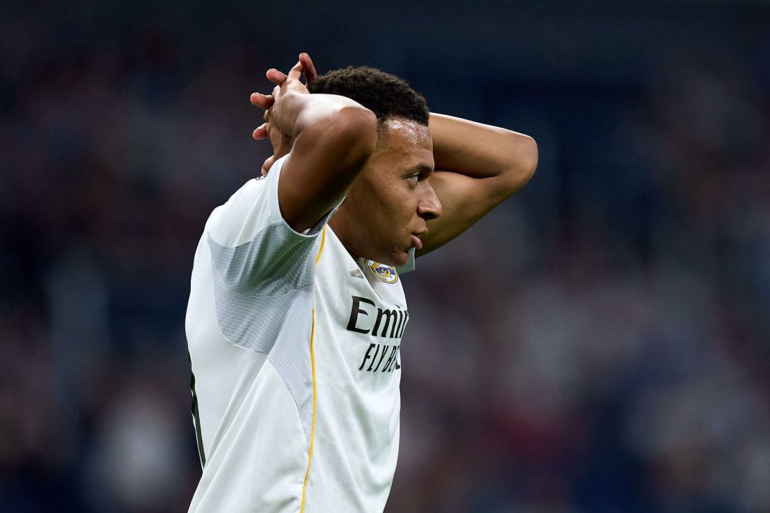 Kylian Mbappé has the goals to be a candidate for the Ballon d'Or, but not the titles.