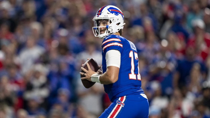 Bills QB Josh Allen удря историческия знак за натискане, когато Buffalo оцелява за късно плашене, за да победи Маями Делфини 